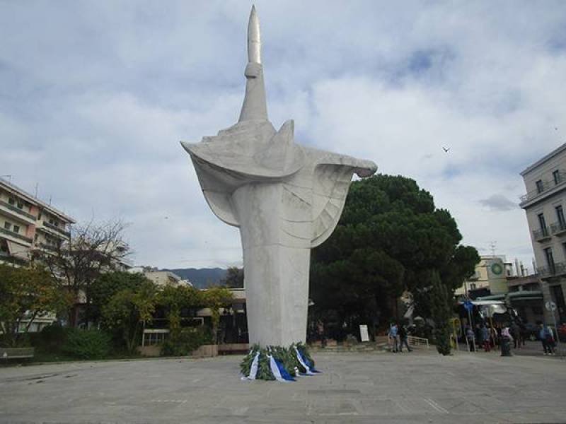 7e26e8bba9552f800e3d31406ce1bd67 L