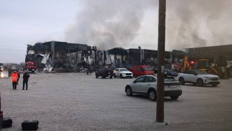 A2e73f3e707d6f6bc0906142c95b0ae8 L